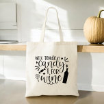 Trade Snoep voor Wine Funny Halloween Tote Bag<br><div class="desc">Vier Halloween met een humoristische draai met behulp van onze "Trade Snoep for Wine" Grappige Halloween Canvas tas! Dit speelse tas heeft een brutale grafische en leuke uitdrukking in stijlvolle typografie, ideaal voor degenen die de voorkeur geven aan een volwassen traktatie. Gemaakt van duurzame, hoogwaardige materialen, het biedt veel ruimte...</div>