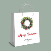 Traditional pine wreath Christmas bag with berries Medium Cadeauzakje