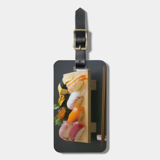Traditional Sushi Platter – Japanese Elegance Lugg Bagagelabel (Voorkant verticaal)