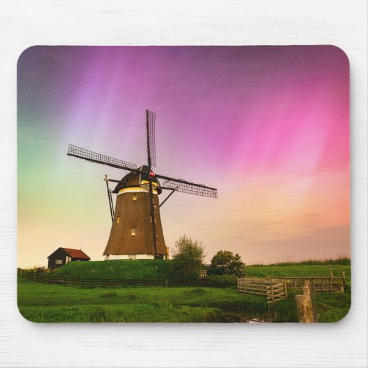 Traditional windmill under the Northern Lights Muismat (Voorkant)