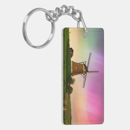 Traditional windmill under the Northern Lights Sleutelhanger (Voorkant Links)