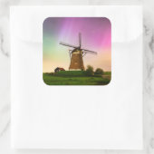 Traditional windmill under the Northern Lights Vierkante Sticker (Tas)