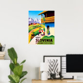 Traditioneel dorp in Slovenië, Joegoslavië Poster (Thuiskantoor)