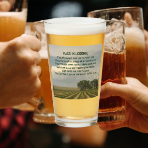 Traditioneel Iers zegenend boerenlandschap Glas