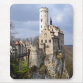 Traditioneel kasteel op Cliff op dag van de troep Muismat (Voorkant)