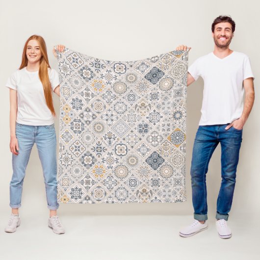 Traditioneel Portugees en Spaans Boho ornament Fleece Deken (In situ)