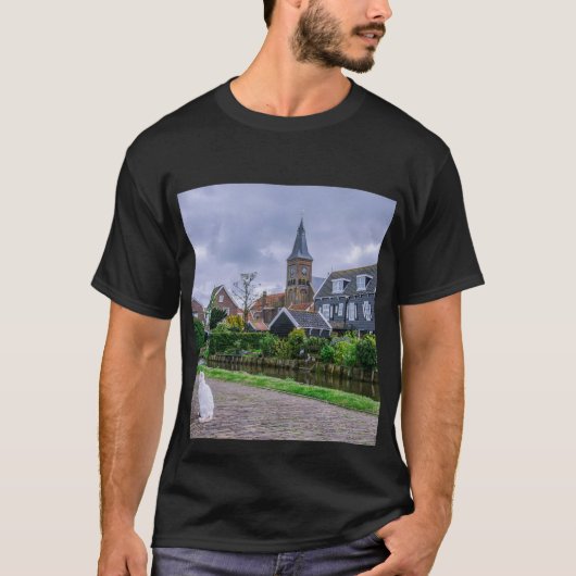 Traditioneel vissersdorp Marken in Nederland T-shirt (Voorkant)