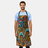 Traditionele afrikaanse weefsels en wilde dierenhu schort (Gedragen)