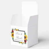 Traditionele Bruiloftsontvangst met Bloemen Bedankdoosjes (Geopend)