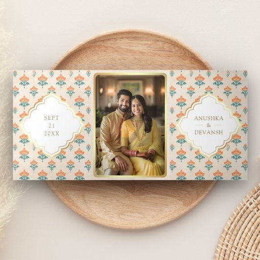 Traditionele Doli Indiase bruid alles in één bruil Drieluik Uitnodiging