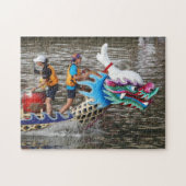 Traditionele drakenboot die de rivier uitvaart legpuzzel (Horizontaal)