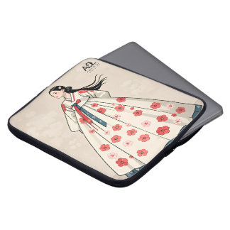 Traditionele elegantie: vrouw in bloemenpatroon Ha Laptop Sleeve