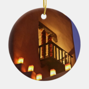 Traditionele farolitos verlichten adobe structuren keramisch ornament