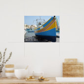 Traditionele gestreepte vissersboot Marsaxlokk Mal Poster (Keuken)