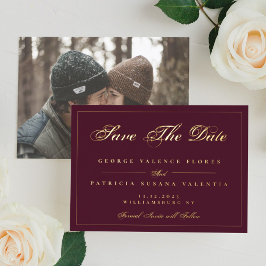 Traditionele goudmaron-software slaat de datum op folie uitnodiging