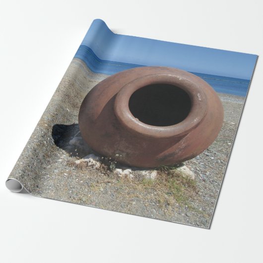 Traditionele Griekse Terracotta Pot op strand Cadeaupapier (Uitgerold)