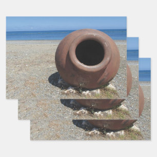 Traditionele Griekse Terracotta Pot op strand Inpakpapier Vel