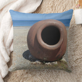 Traditionele Griekse Terracotta Pot op strand Kussen