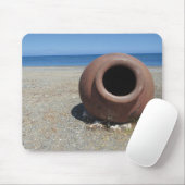 Traditionele Griekse Terracotta Pot op strand Muismat (Met muis)