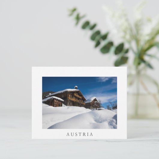 Traditionele houten kool in de sneeuw briefkaart (Staand voorkant)