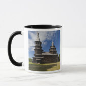 Traditionele houten Russisch-orthodoxe kerk Mok (Links)