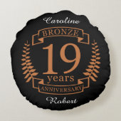 Traditionele huwelijksverjaardag Bronze 19 jaar Rond Kussen (Achterkant)