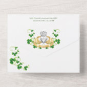 Traditionele Ierse Claddagh Ring en Shamrocks All In One Uitnodiging (Achterkant)