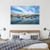 Traditionele kleurrijke vissersboten in de haven canvas afdruk (Insitu (Slaapkamer))