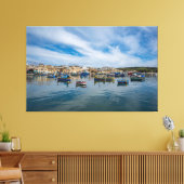 Traditionele kleurrijke vissersboten in de haven canvas afdruk (Insitu (Woonkamer))