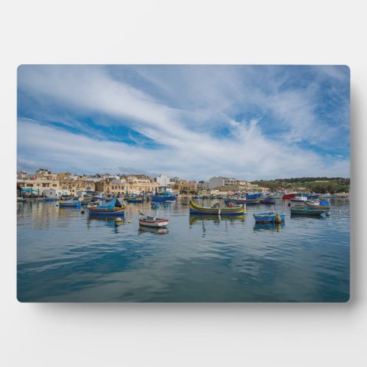 Traditionele kleurrijke vissersboten in de haven fotoplaat (voorkant)