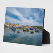 Traditionele kleurrijke vissersboten in de haven fotoplaat (Zijkant)