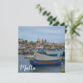 Traditionele kleurrijke vissersboten op Malta (Staand voorkant)