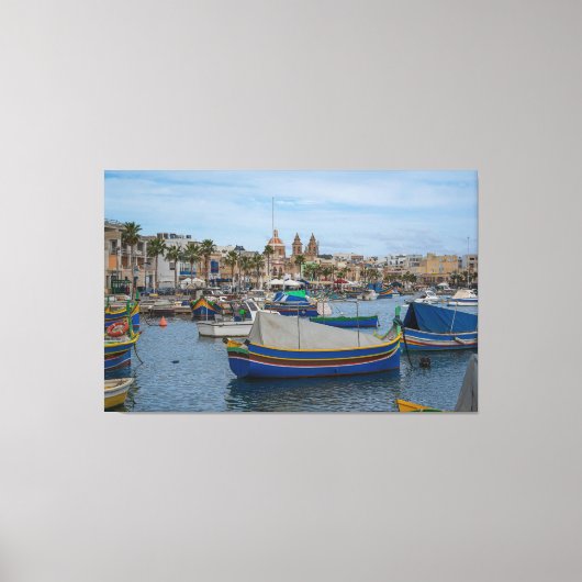 Traditionele kleurrijke vissersboten op Malta Canvas Afdruk (Voorkant)