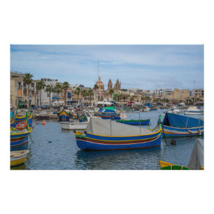 Traditionele kleurrijke vissersboten op Malta Foto Afdruk