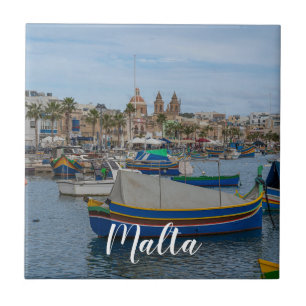 Traditionele kleurrijke vissersboten op Malta Tegeltje
