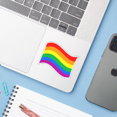 Traditionele LGBTQ+ Pride Flag Wavy Sticker (Laptop met iPhone)