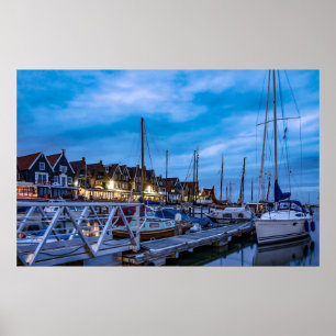 Traditionele nachtelijke plaats van de vissersstad poster
