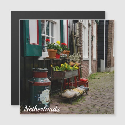 Traditionele nederlandse klompen op straat (Voorkant / Achterkant)