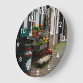 Traditionele Nederlandse klompen op straat Grote Klok (Hoek)