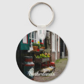 Traditionele Nederlandse klompen op straat Sleutelhanger (Achterkant)