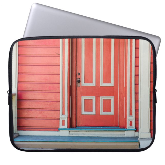 Traditionele rode geverfde houten deur en porchdoo laptop sleeve (Voorkant)