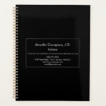 Traditionele Solicitor Planner<br><div class="desc">Dit laag-zeer belangrijke,  traditionele,  en minimalistische plannerontwerp kenmerkt een enig-lijngrens,  en een decoratieve rij van vierkante vormen. Het zou kunnen worden gebruikt door een beroepsbeoefenaar zoals een advocaat,  advocaat,  advocaat of raadsman. De naam,  het beroep en de contactgegevens kunnen worden gepersonaliseerd.</div>