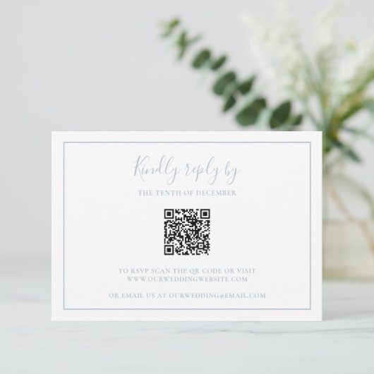 Traditionele Stoffige Blauwe QR Code Elegante Brui RSVP Kaartje (Staand voorkant)