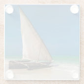 Traditionele vissersboot op het strand glazen onderzetter (Achterkant)