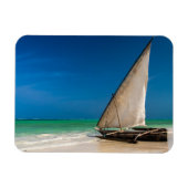 Traditionele vissersboot op het strand magneet (Horizontaal)