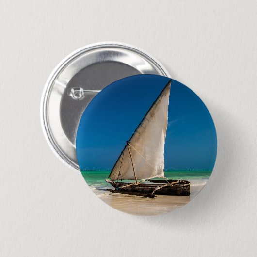 Traditionele vissersboot op het strand ronde button 5,7 cm (Voorkant /achterkant)