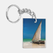 Traditionele vissersboot op het strand sleutelhanger (Voorkant Links)