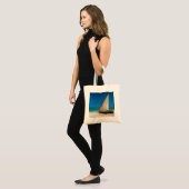 Traditionele vissersboot op het strand tote bag (Voorkant (model))