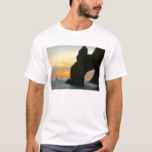Traditionele zeilboot op zonsondergang, Cabo Rock T-shirt