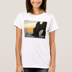 Traditionele zeilboot op zonsondergang, Cabo Rock  T-shirt